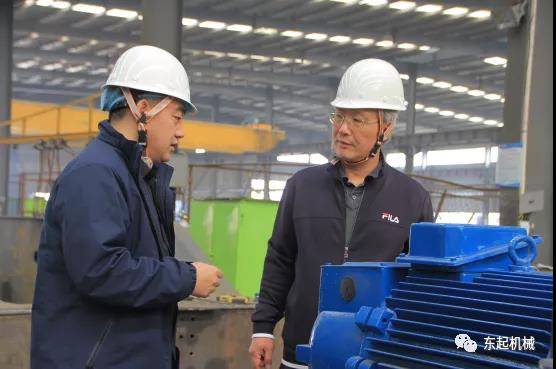 河南工業(yè)大學(xué)機電工程學(xué)院院長(cháng)、碩士研究生導師惠延波教授等一行蒞臨東起集團參觀(guān)考察